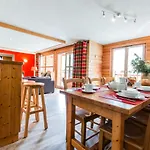 La Chaumiere *
